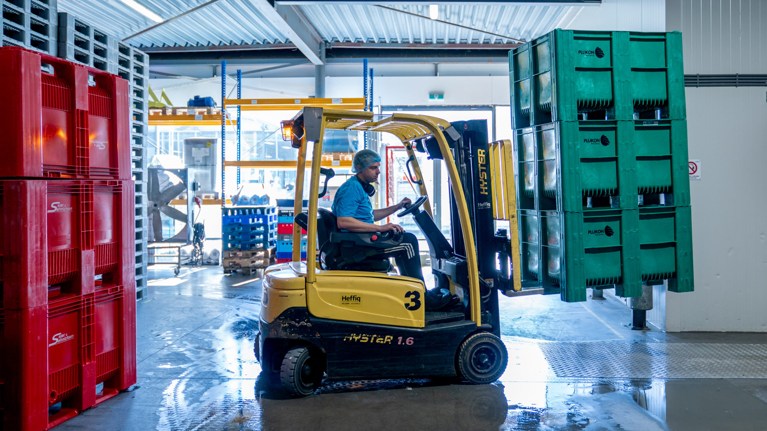 CleanWash - Kratten wasserij - Hoogeveen - Drenthe - Noord-Nederland Weidenaar & Yme Kuiper